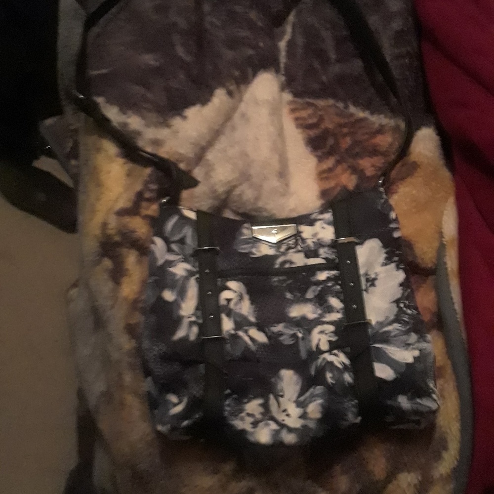 Purse - Picture 3 of 3